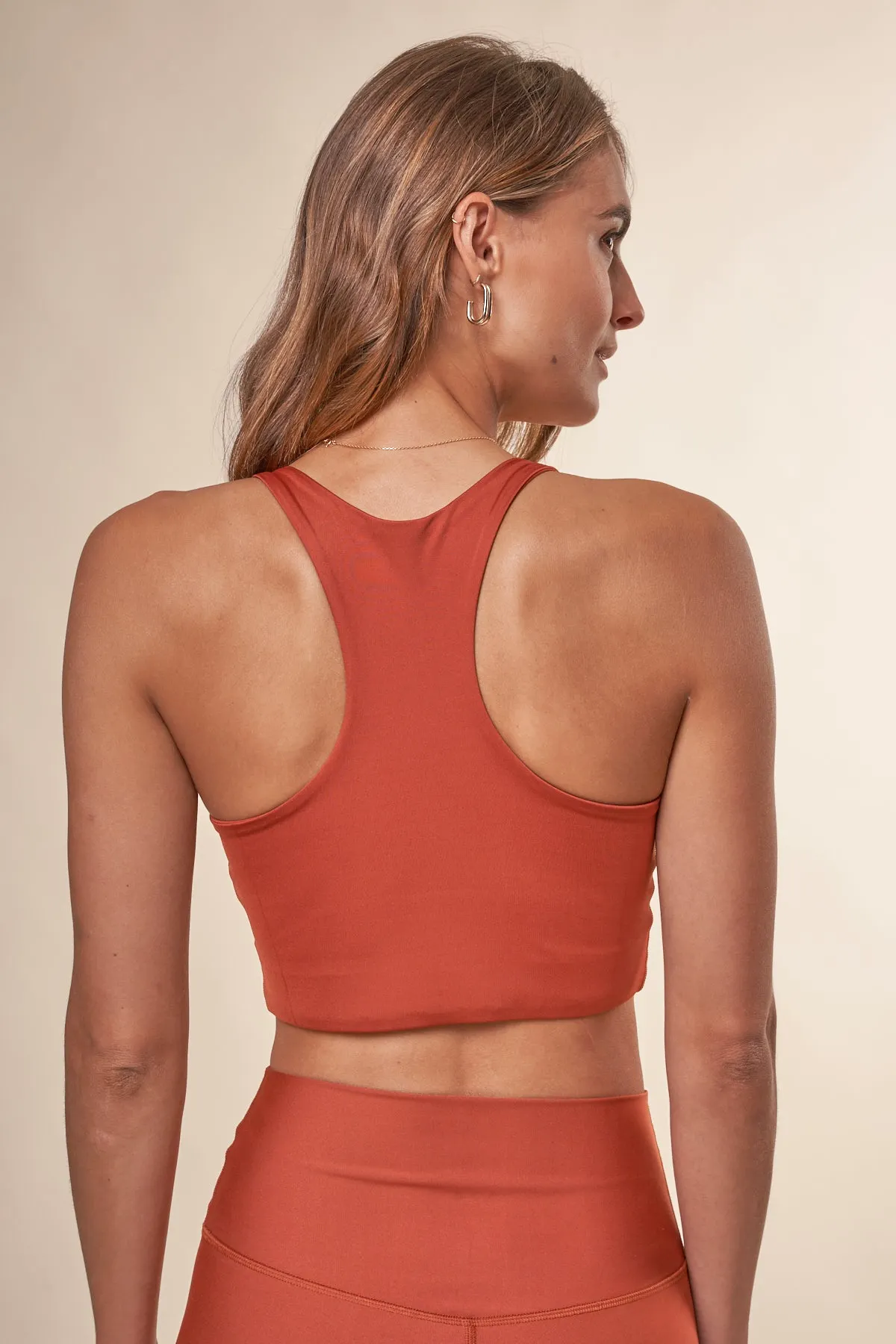 Brassière en matières recyclées | terracota "active cropped bra dark amber", Colorful Standard, photo 2
