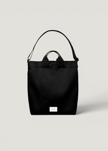 Sac tote/bandoulière 19l en matière recyclée | noir "ground shopper bag - black" - Sandqvist