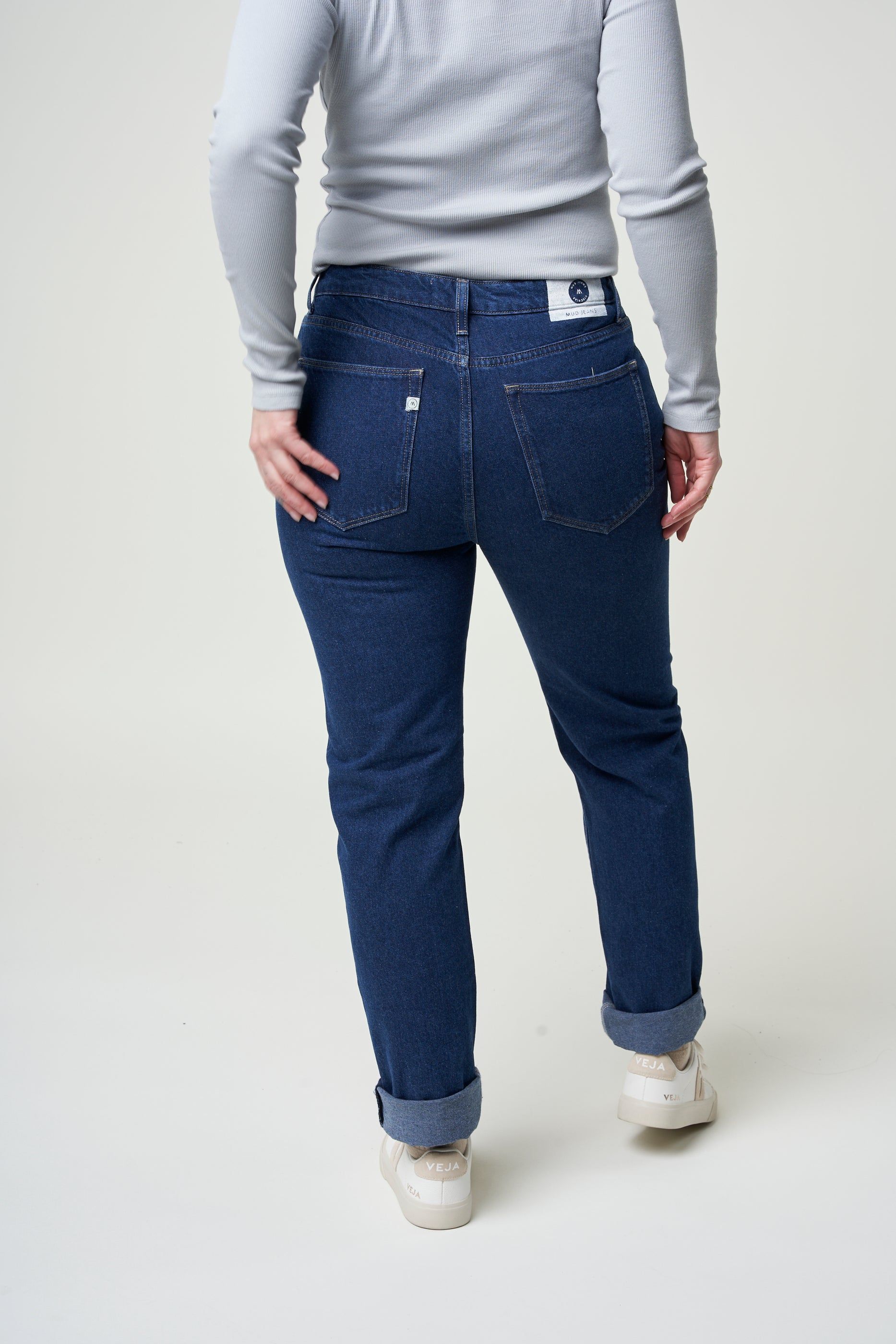 Jeans mit geradem Schnitt aus Bio-Baumwolle und recycelter Baumwolle - piper straight stone indigo, Mud Jeans, Foto 3