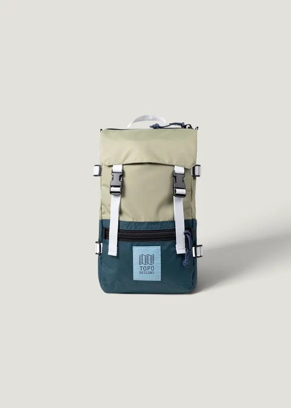 Mini sac à dos en matière recyclée | bicolore "Rover pack mini 10l - oil green / dark pine", Topo Designs