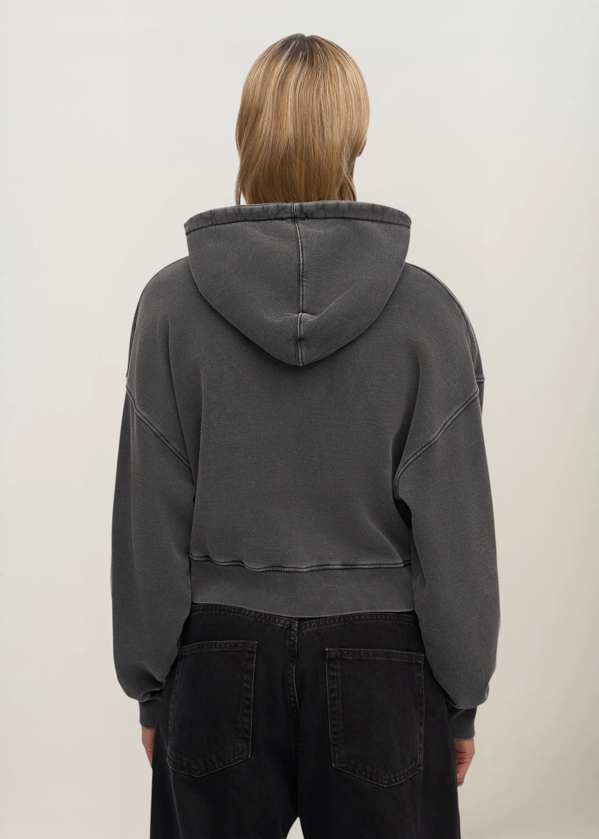Sweat crop zippé en coton bio | gris "organic crop zip hood - faded black", Colorful Standard, photo 4