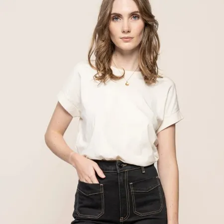 7 marques de t-shirts bio à connaître pour un dressing plus responsable