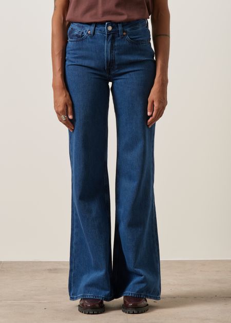 Jean flare en coton bio | bleu "jane - alex dark worn" - Kings of Indigo