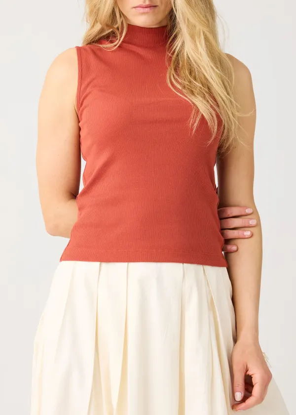 Débardeur col montant en coton bio | rouille "high neck rib top - burnt brick", Knowledge Cotton Apparel