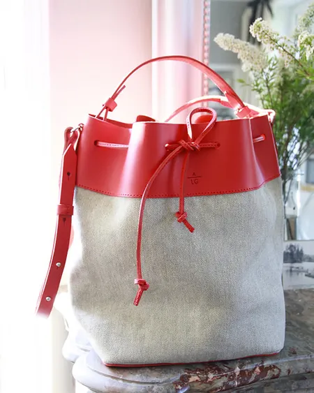 Sac en toile de lin et cuir à tannage végétal© Atelier Le Gagneur