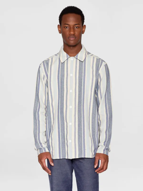 Chemise en coton bio | rayée bleue "loose jacquard woven striped shirt blue stripe", Knowledge Cotton Apparel