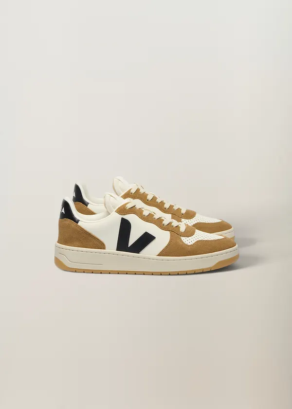 Baskets en cuir certifié | bicolore "v-10 prime - pure_black_tent", Veja