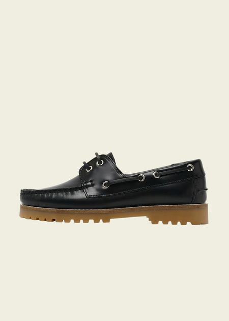 Chaussures bateau en cuir certifié | ollie boat shoe - black polido leather / gum sole