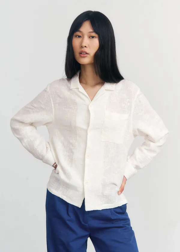 Chemise brodée en coton bio | blanc "Leisure shirt organic cotton - floral white", Rotholz