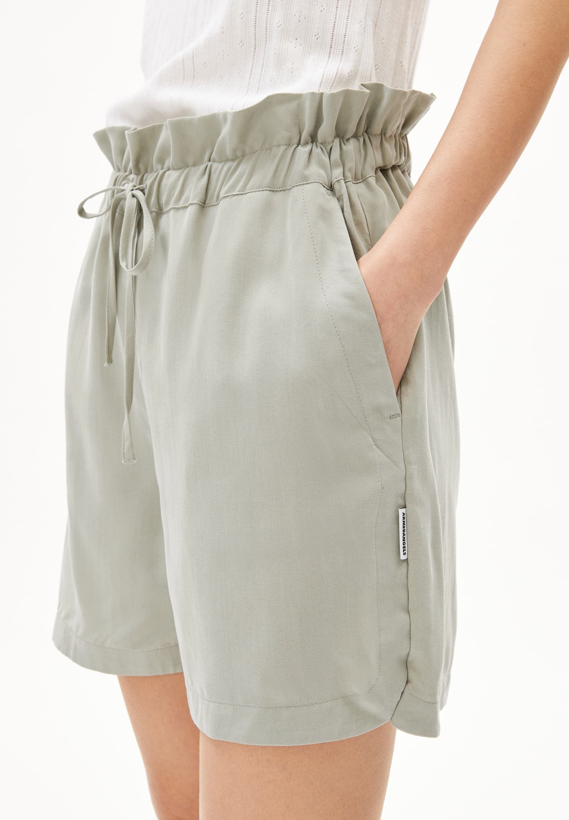 Shorts aus ecovero® (von lenzing®) | Grün "vaanna lino - seagreen", Armedangels, Foto 2