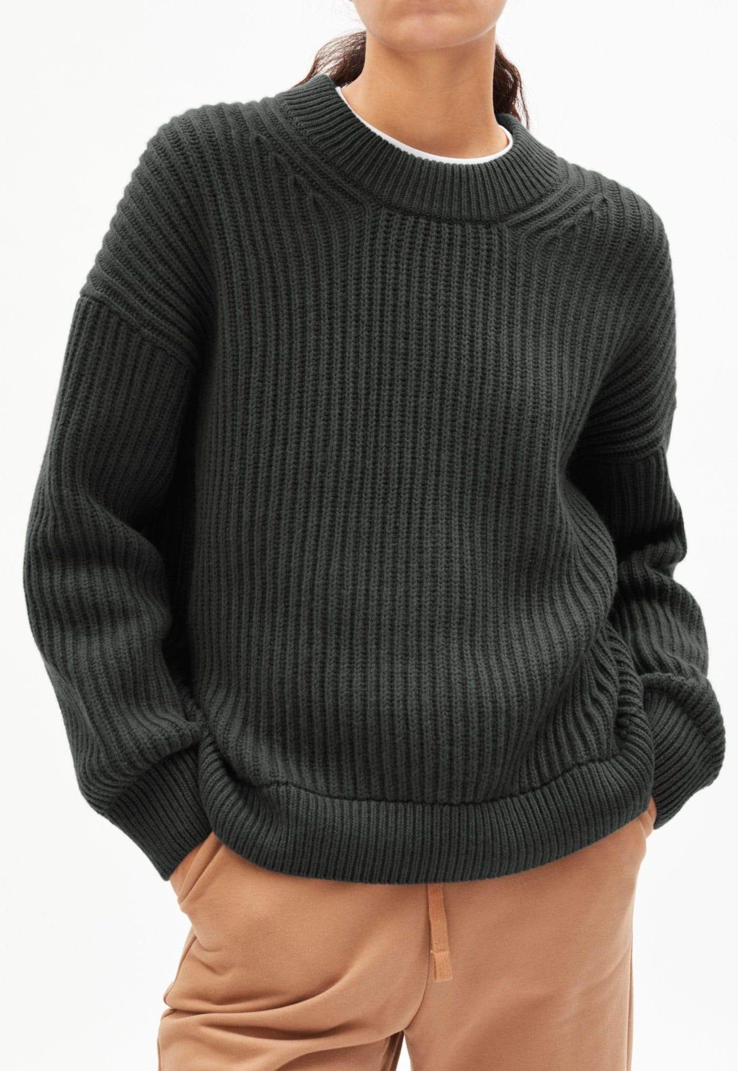 Pull vert foncé maille en laine et coton bio - hilariaa soft vintage green, Armedangels, photo 1