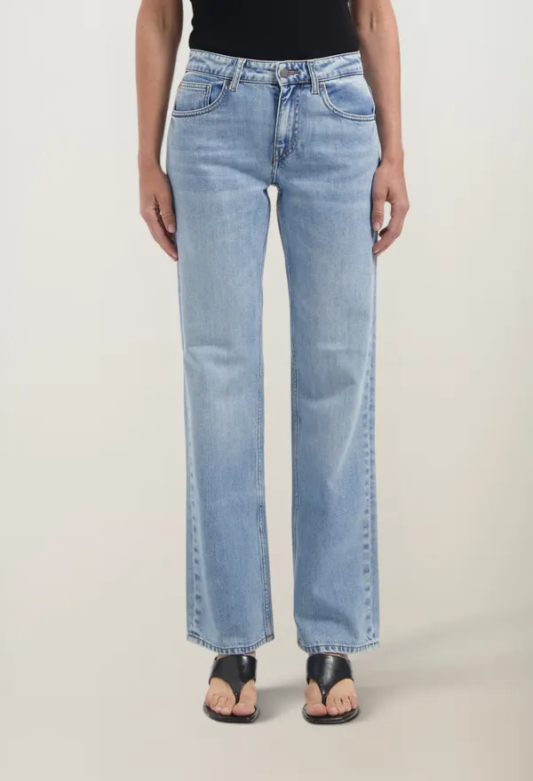 Jean droit en coton bio et recyclé | bleu clair "carry mid straight - light stone vintage", Mud Jeans