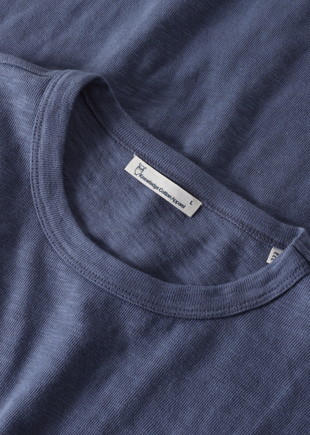 T-shirt manches longues en coton bio | bleu "slub long sleeve t-shirt 1226 vintage indigo" - Knowledge Cotton Apparel