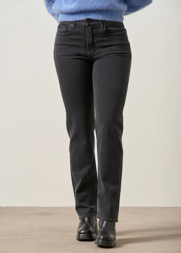 Jean droit en coton recyclé et tencel | noir délavé "Carenaa mid straight jean - ebony", Armedangels