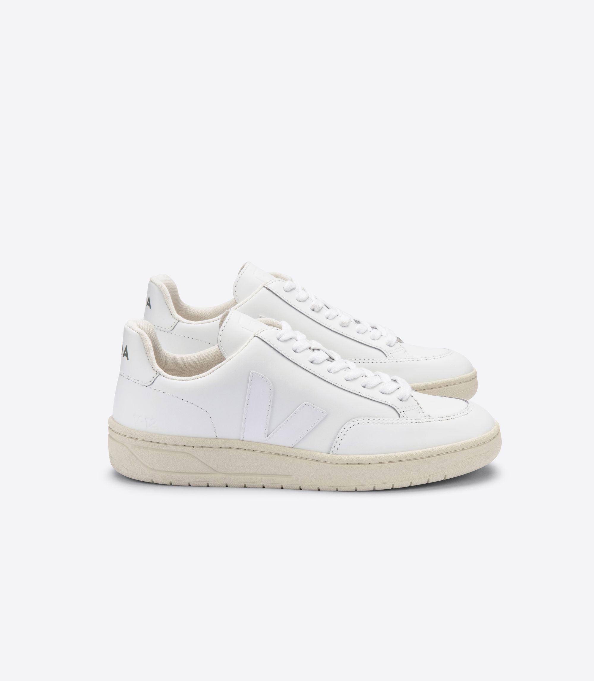 Sneaker aus zertifiziertem Leder | Weiß "v-12 leather extra-white", Veja, Foto 1