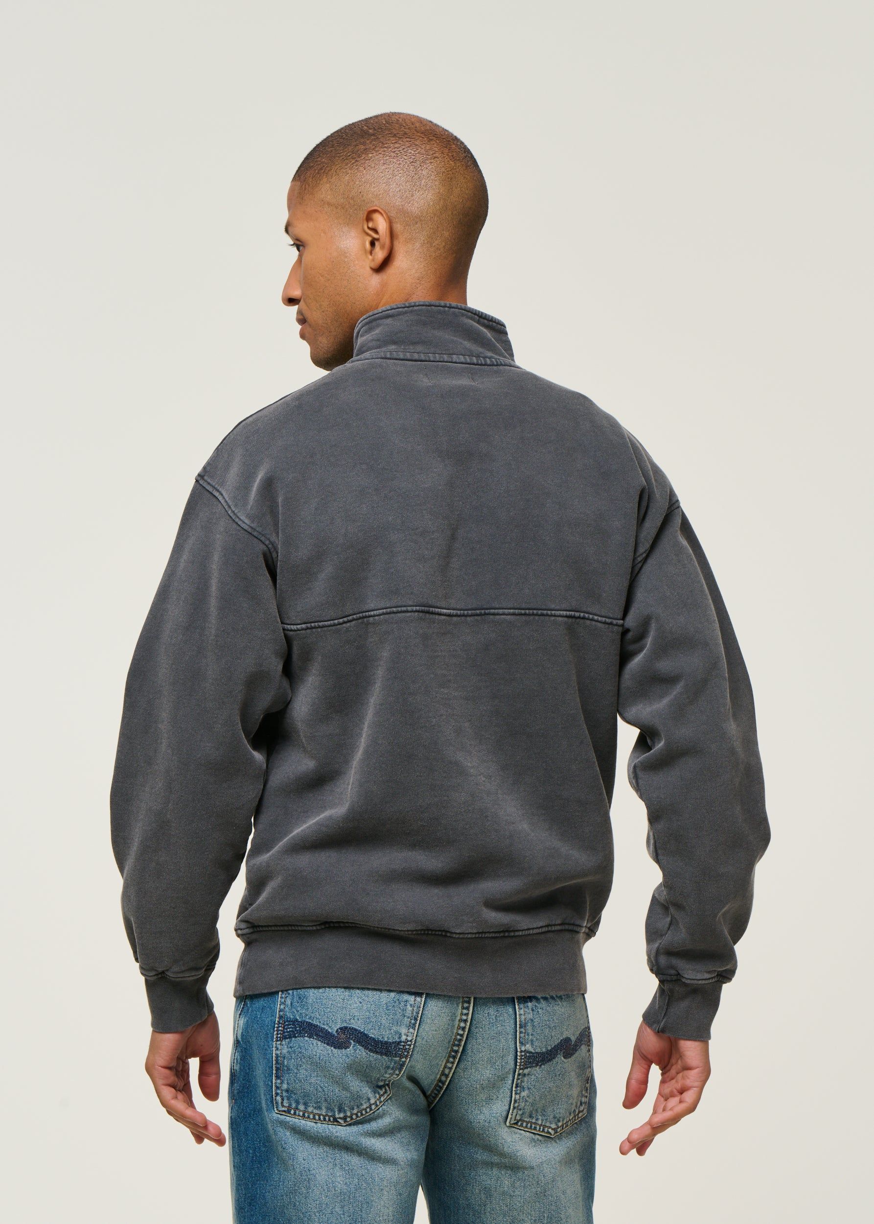 Sweat camionneur col zippé en coton bio | noir "faded black", Colorful Standard, photo 3