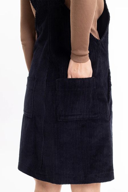 Robe salopette noire en coton bio - dungaree corduroy dress black, Rotholz, photo 4