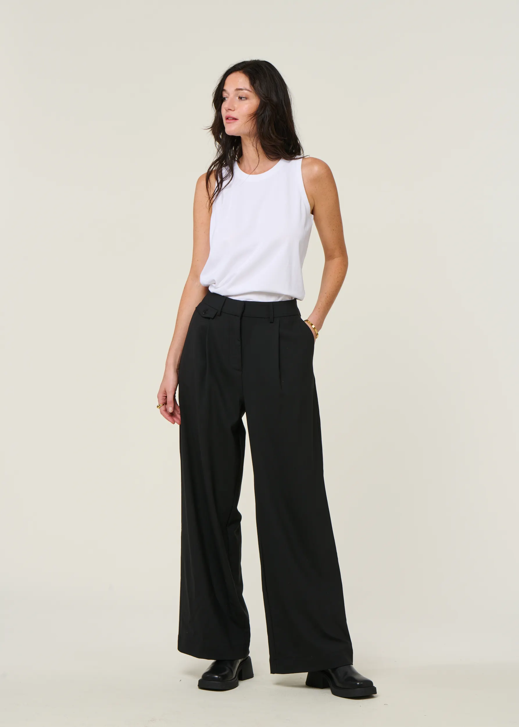 Pantalon large à pinces en laine froide certifiée | noir "black pat pants", Thinking Mu, photo 6