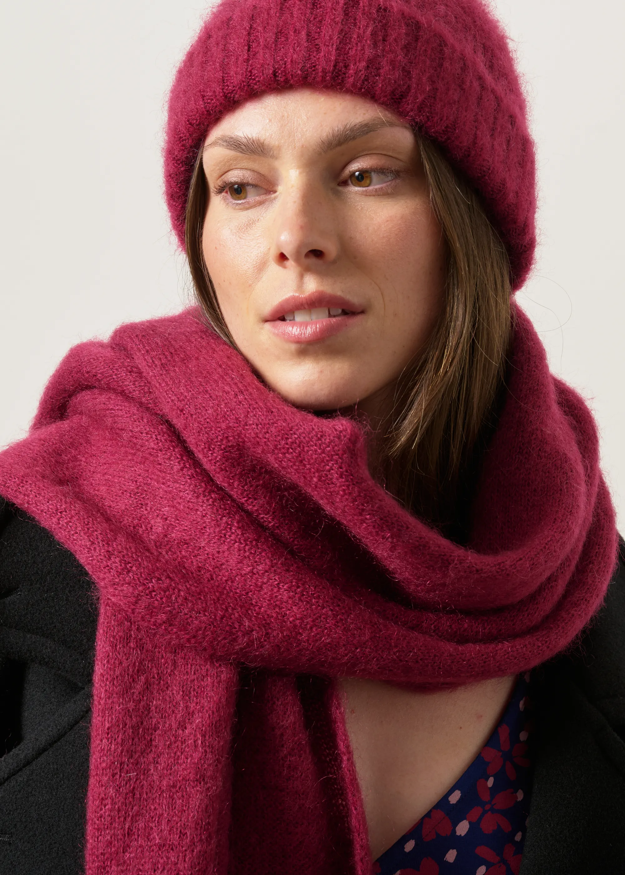 Echarpe en mohair certifiée | aubergine "Éléanore", WeDressFair, photo 2