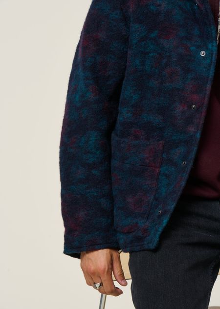 Jacke aus Wolle und Bio-Baumwolle | Mehrfarbig "button-down jacket wool-blend - dark watercolor", Rotholz, Foto 4