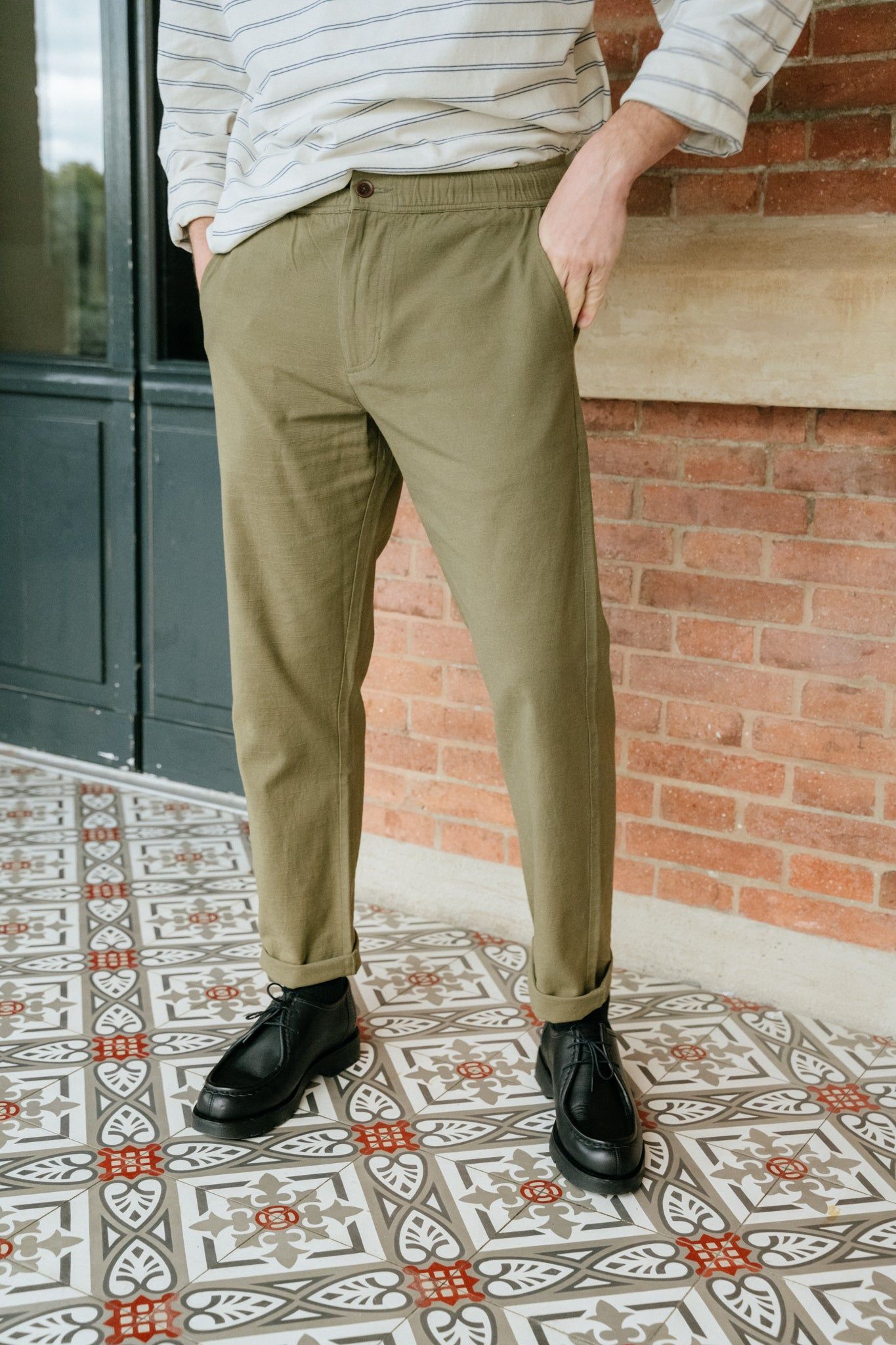 Pantalon droit vert olive en coton bio - green light travel pants olive green, Thinking Mu, photo 1