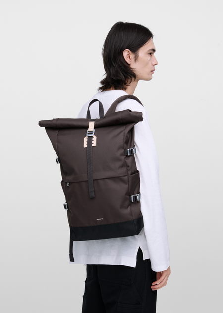 Rucksack 26 l aus recyceltem Material | braun "Icon rolltop backpack 16" - brown", Sandqvist, Foto 4