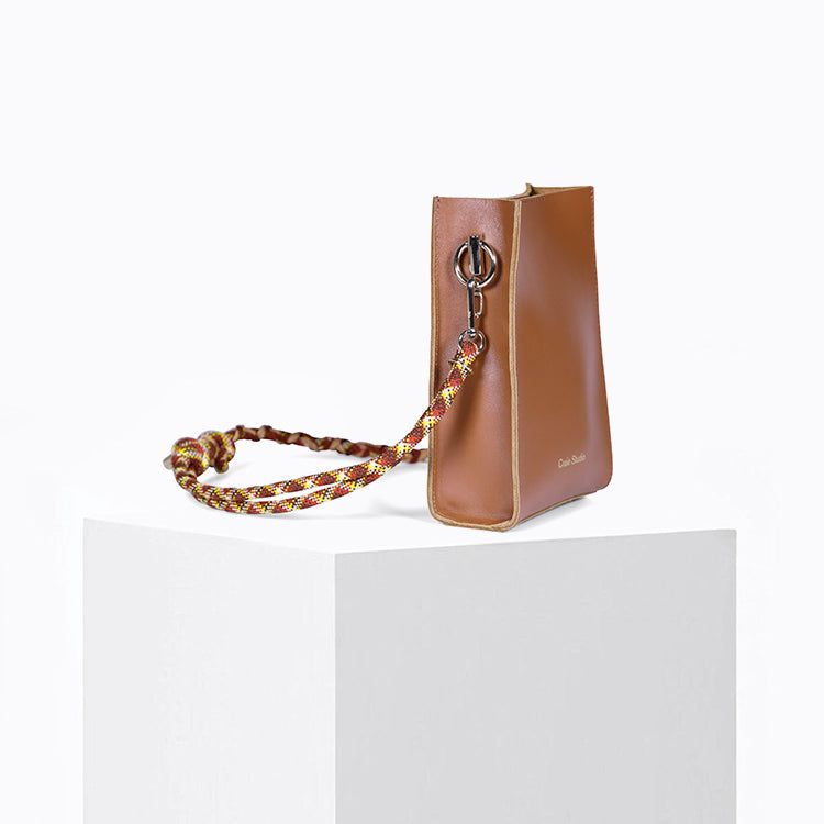 Sac à bandoulière en cuir certifié | beige "essence - tan", Craie Studio, photo 2