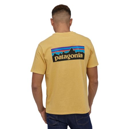 T-shirt jaune en recyclé - p-6 logo responsibili-tee - surfboard yellow, Patagonia, photo 2