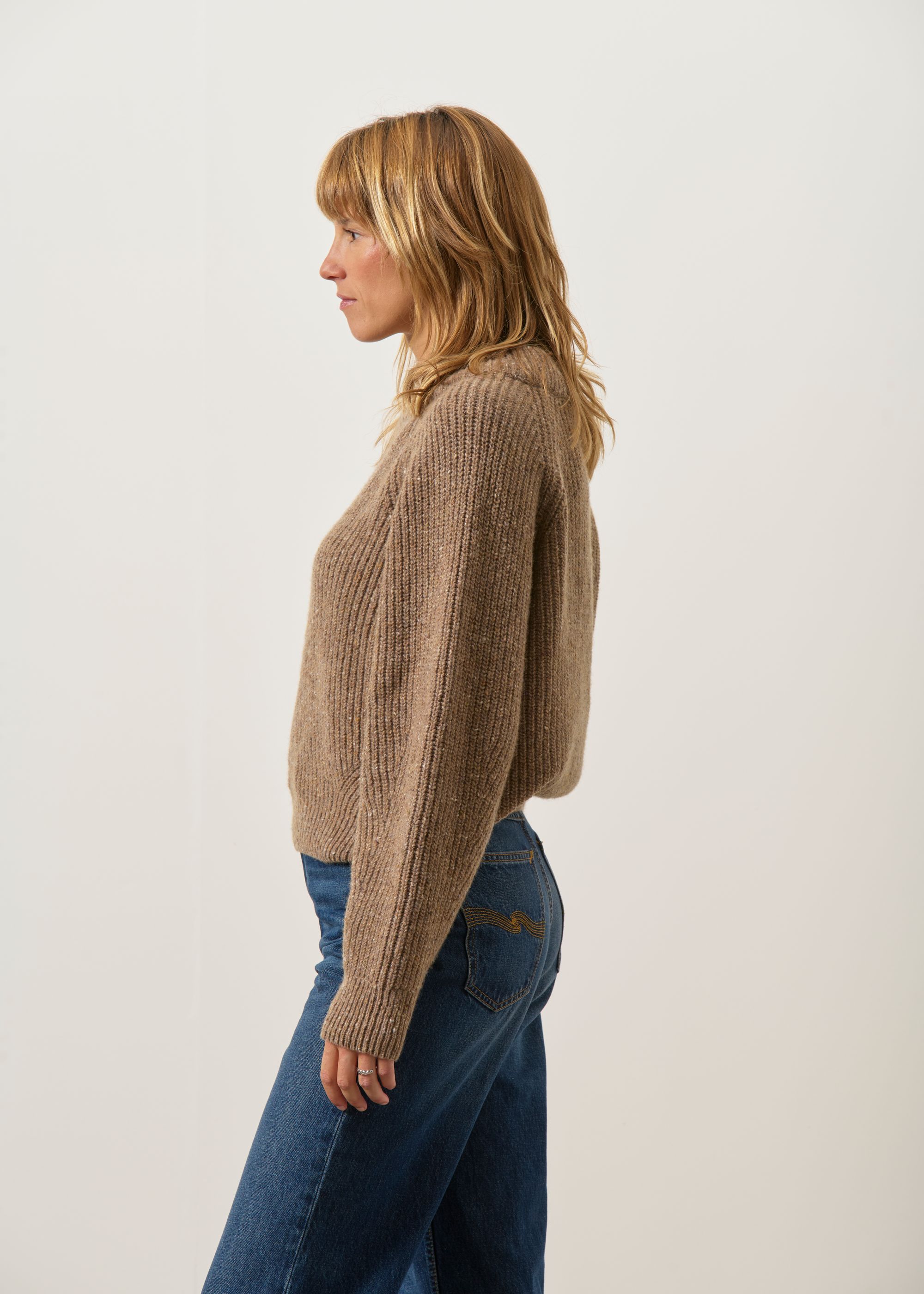 Pull en laine bio et matière recyclée | beige "Cropped knit sweater - speckled brown", Rotholz, photo 5
