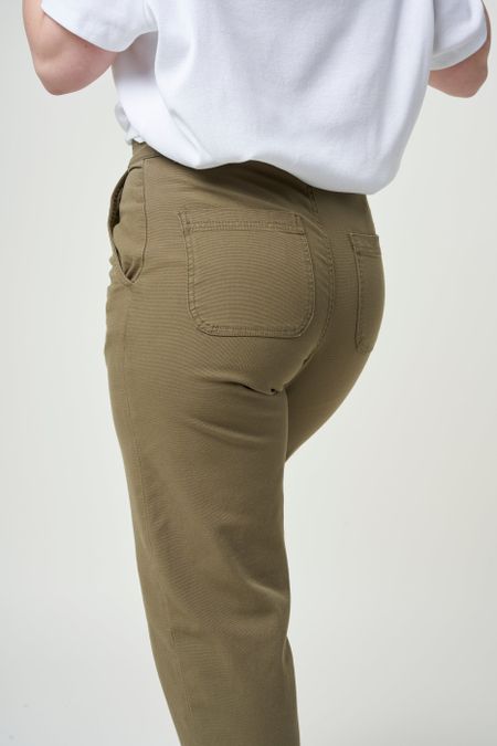 Hose mit geradem Schnitt aus Bio-Baumwolle in Oliv - calla burned olive, Knowledge Cotton Apparel, Foto 4