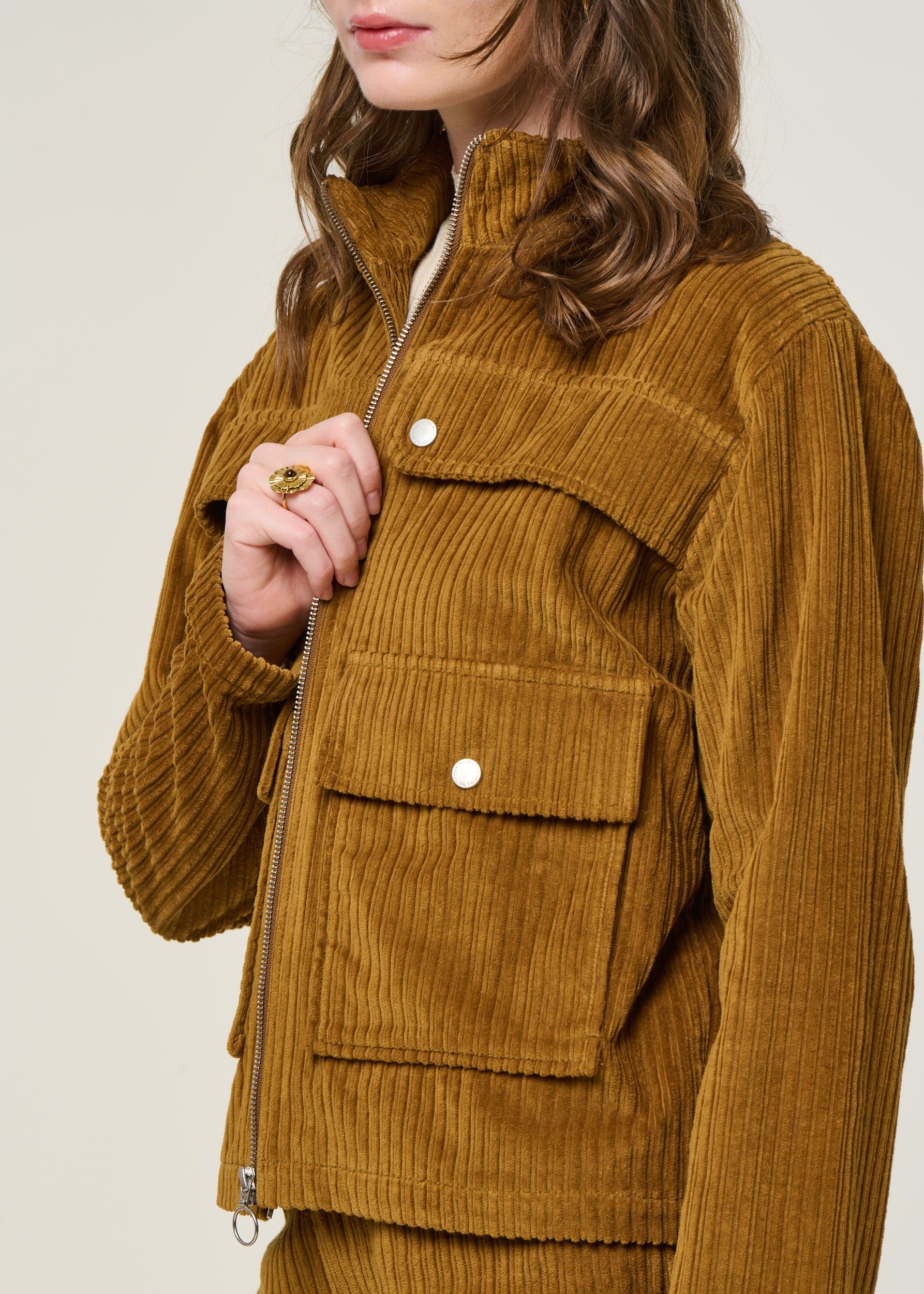 Cordjacke aus Bio-Baumwolle | Camel "light oak corduroy celia jacket - brown", Thinking Mu, Foto 2