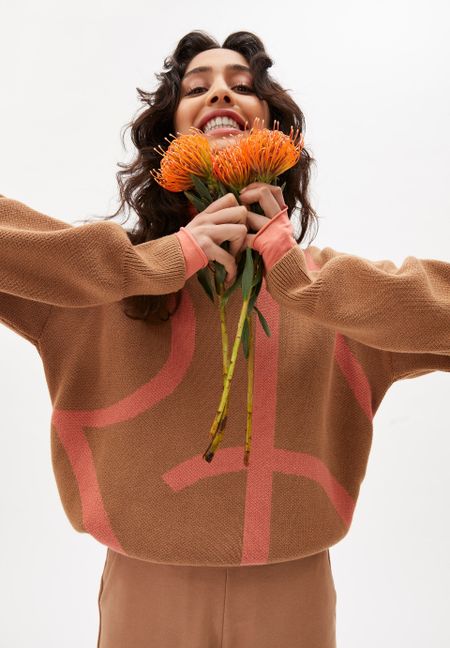 Pull bicolore en coton bio - maniaa logomania smoky almond-pink maple, Armedangels, photo 2