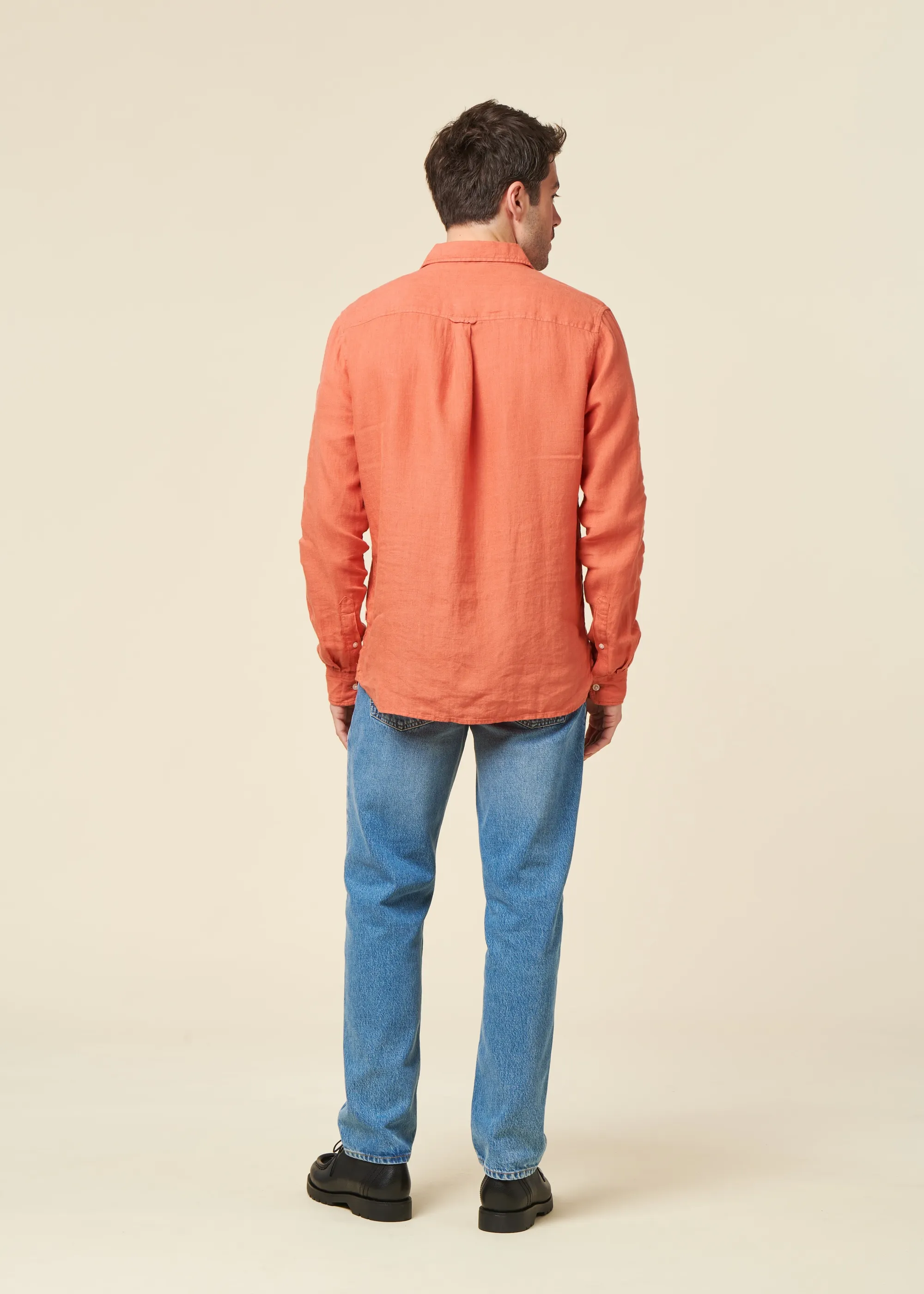 Chemise en lin biologique | rouge "regular linen shirt langoustino", Knowledge Cotton Apparel, photo 3