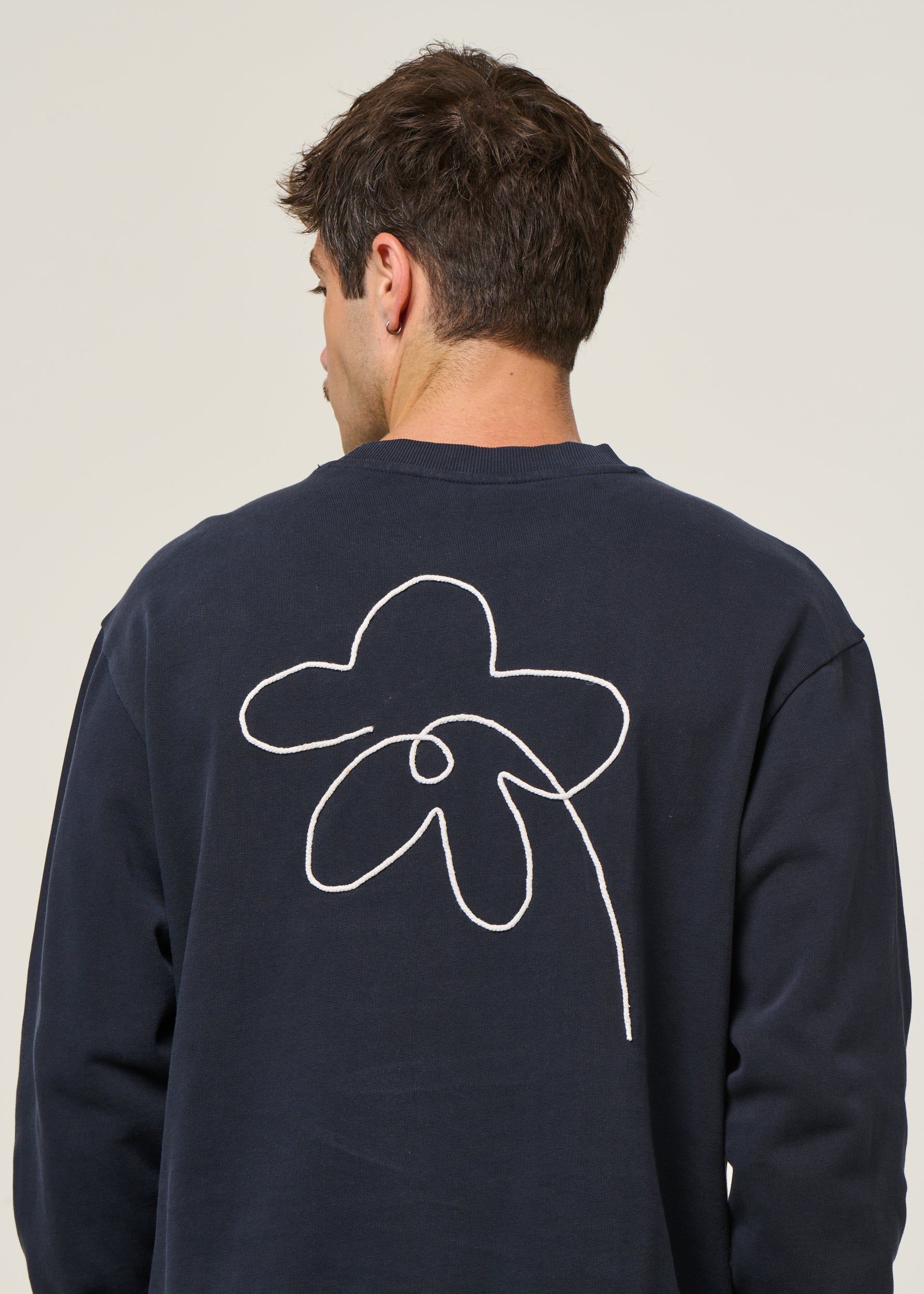 Besticktes Sweatshirt aus Bio-Baumwolle | Blau "flower rope navy leon sweatshirt - blue", Thinking Mu, Foto 4