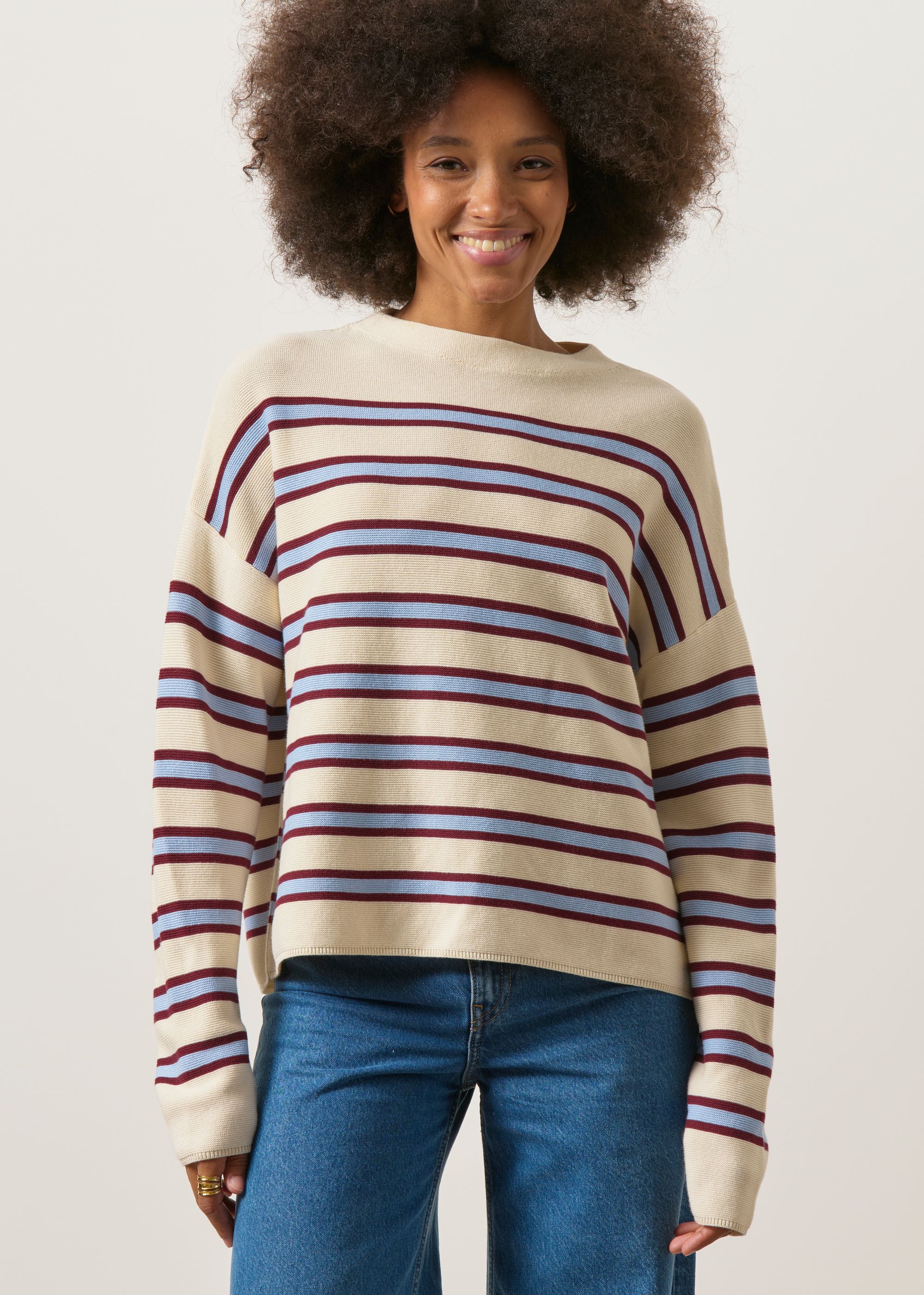 Pull tricot en coton bio | rayé "Merinaa striped knit sweater - oatmilk-velvet red-soft blue", Armedangels, photo 6