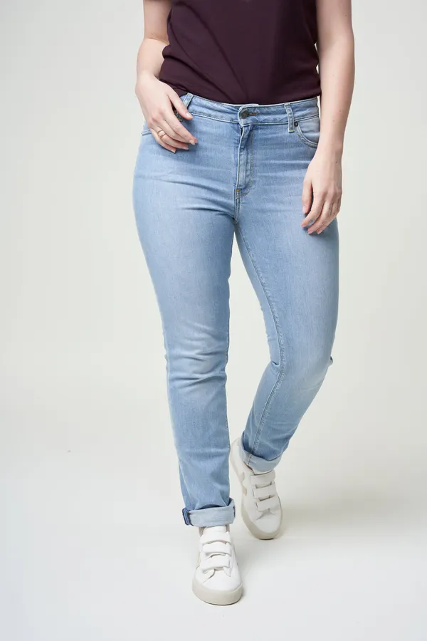Jean slim bleu clair en coton bio et recyclé - regular swan heavy stone, Mud Jeans