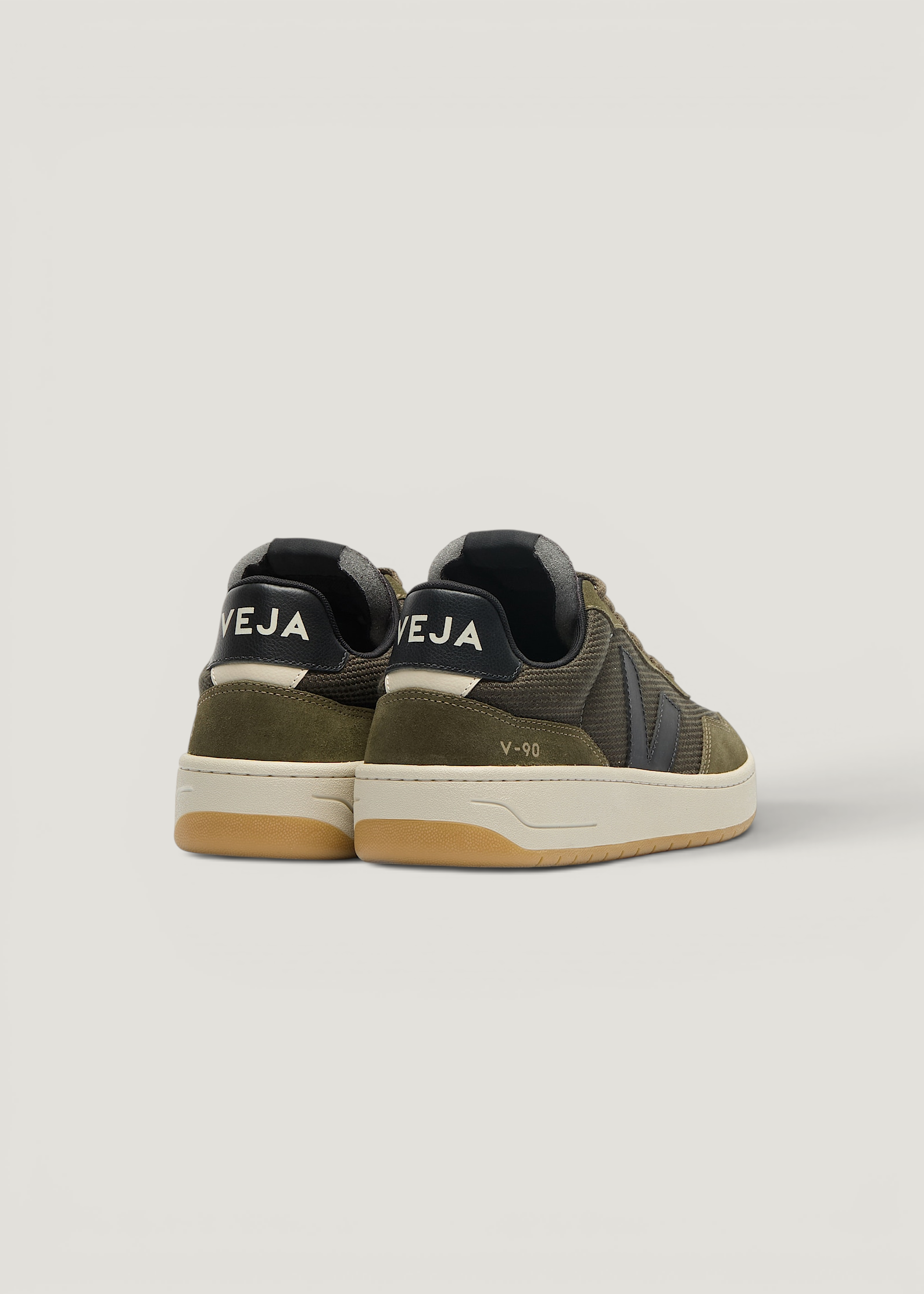 Baskets en cuir et suède | vert "V-90 b-mesh - olive_black", Veja, photo 3