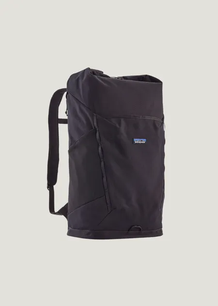 Sac à dos 32L en matières recyclées | noir "Fieldsmith roll top pack - blk", Patagonia