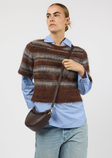 Sac à en cuir certifié | chocolate "leo mini - chocolate soft grain (twisted handle)" - O My Bag