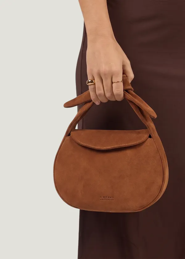 Sac à main en cuir suède certifié | coco-croissant "cognac suede with classic leather", O My Bag