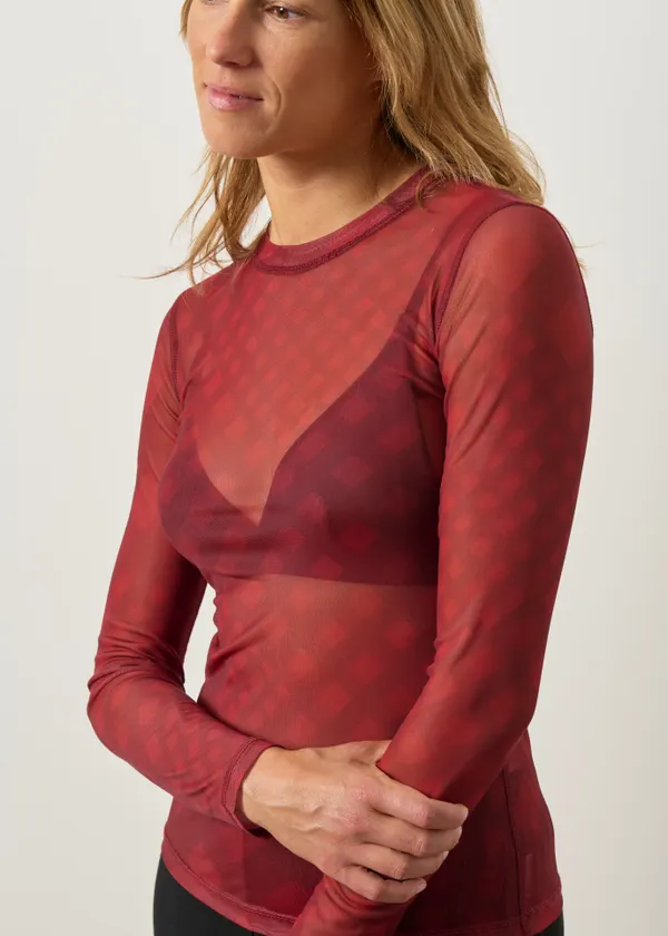 Top manches longues transparent en matières recyclées | rouge "Noir print red tere top - red", Thinking Mu