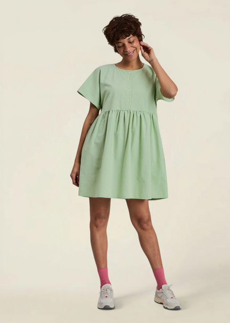 Robe en coton bio et matières recyclées | vert "checks oversize shorts dress green"