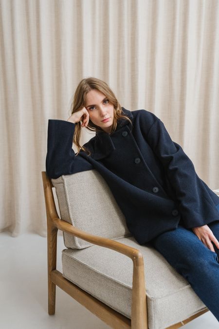 Manteau Femme Bleu Marine En Laine Mélangée – Finlandais Taille M Léger Et élégant