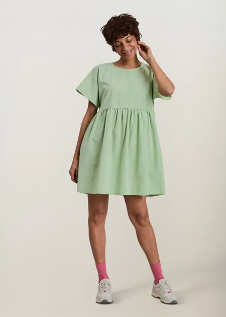 Robe en coton bio et matières recyclées | vert "checks oversize shorts dress green"