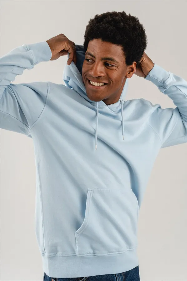 Sweat à capuche en coton bio | bleu "polar blue", Colorful Standard