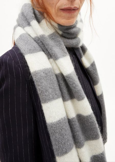 Schal aus Bio- und recycelter Wolle | Grau "yukinaa stripes - iron cast-oatmilk", Armedangels, Foto 4
