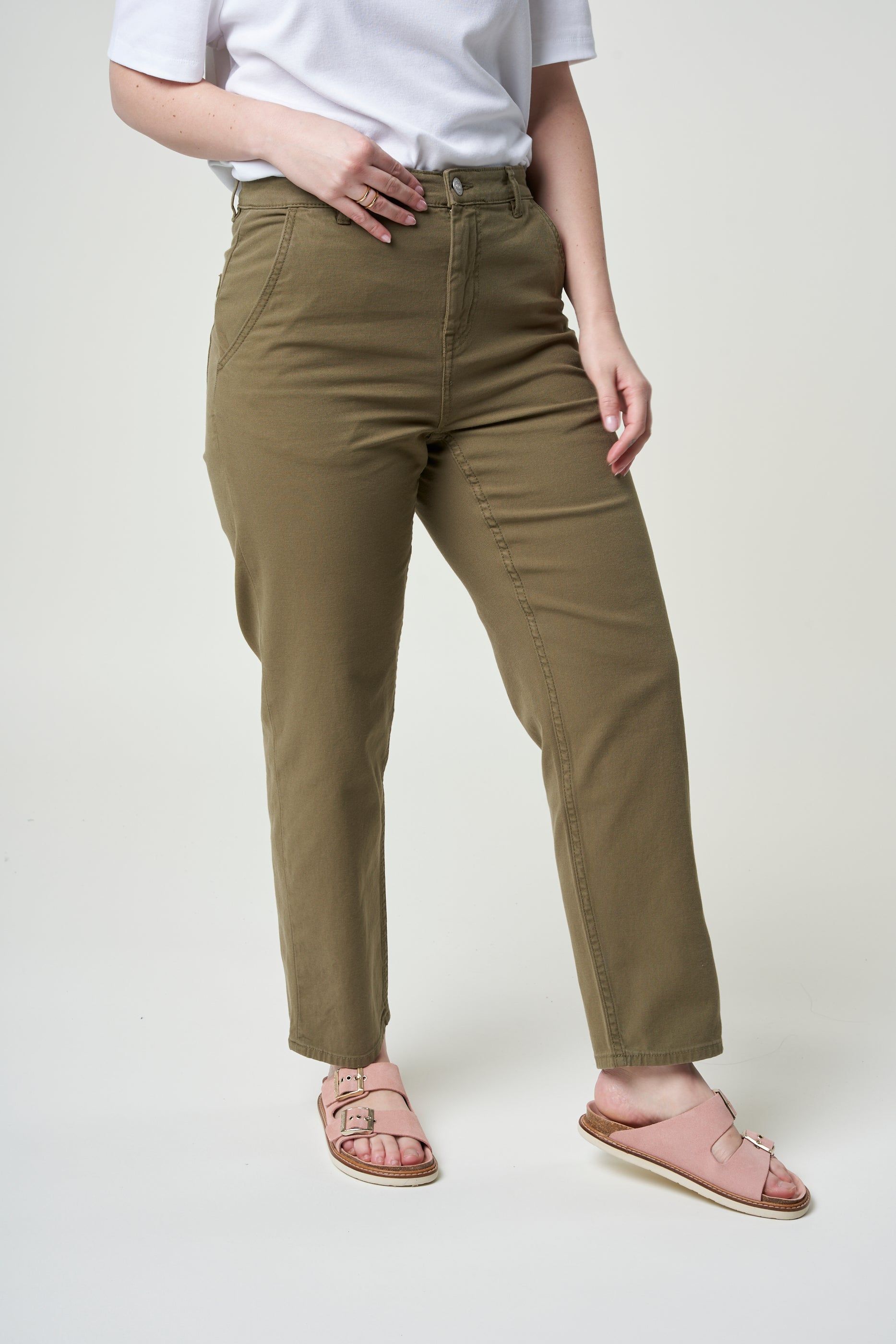 Hose mit geradem Schnitt aus Bio-Baumwolle in Oliv - calla burned olive, Knowledge Cotton Apparel, Foto 5