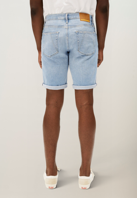Short denim ajusté en coton bio et chanvre | bleu clair "Naailo denim short - tethys" - Armedangels