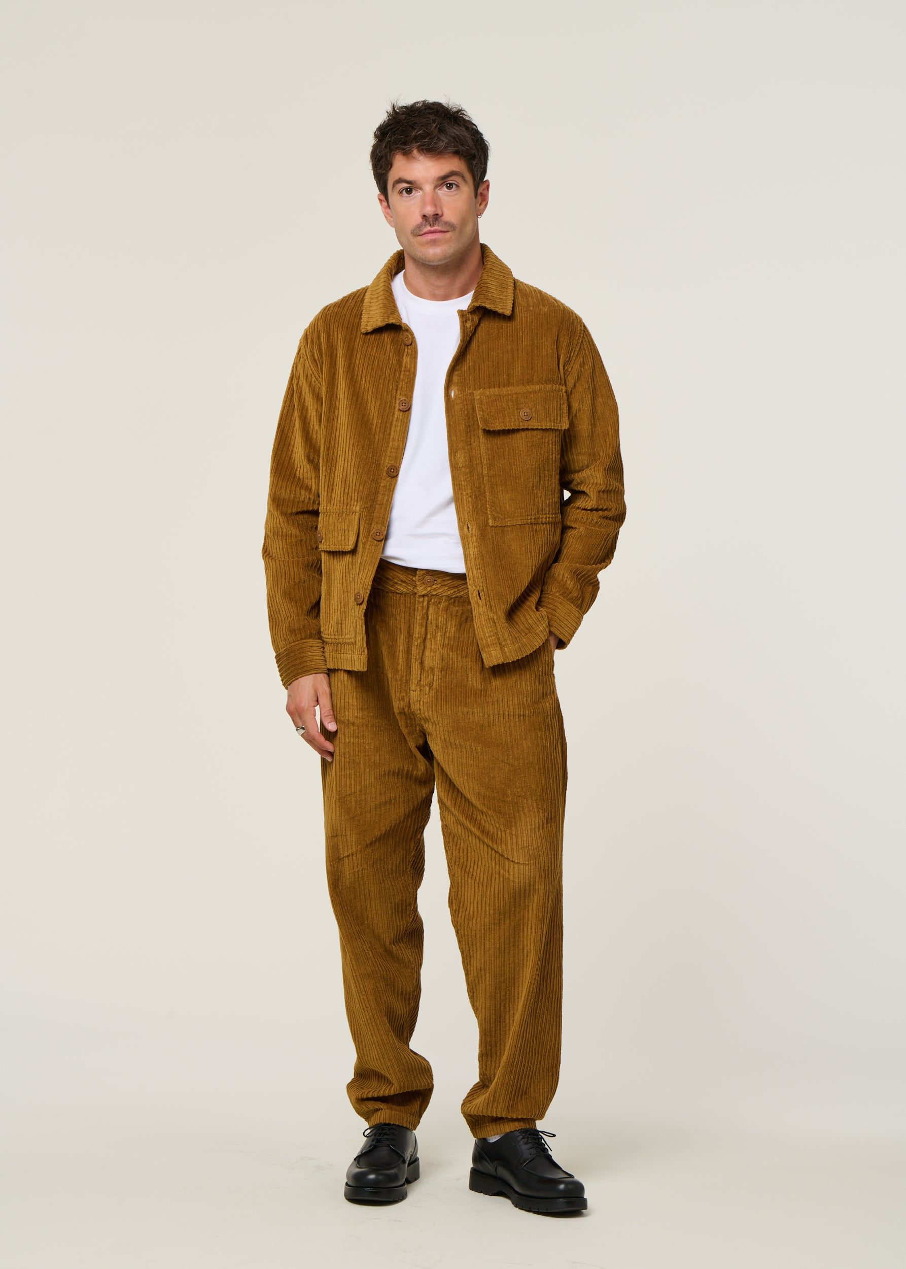 Cordjacke aus Bio-Baumwolle | Camel "light oak corduroy gabin shirt - brown", Thinking Mu, Foto 4