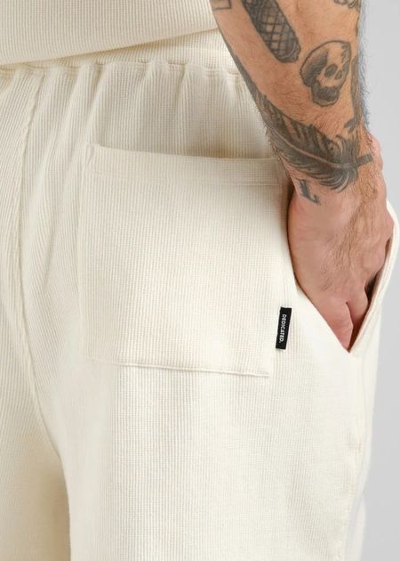 Short en coton bio | écru "essingen waffle off-white - whisper white" - Dedicated